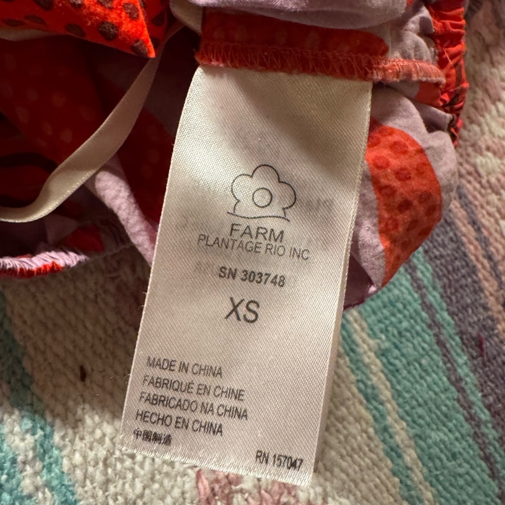FARM Rio Pink Off-Shoulder Crop Top with Red Sea Creatures - Picture 8 of 10